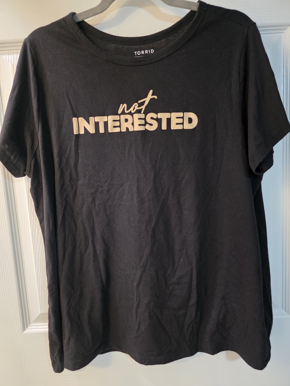 Torrid Black Short Sleeve Tee with Beige "Not Interested" Graphic Size 2
